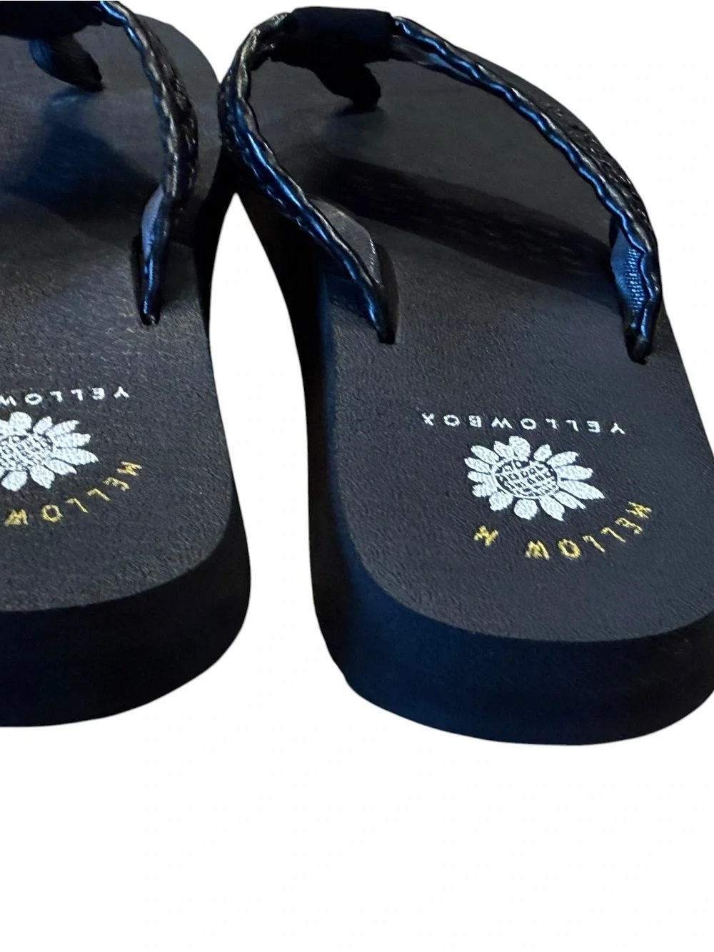 Yellowbox Black Woven Flip Flop Sandals Womens size 6.5 - Picture 3 of 7